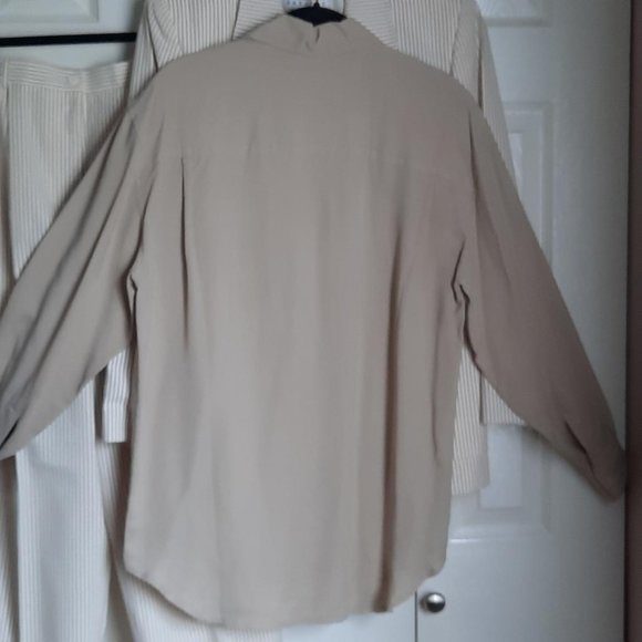 Christie & Jill Silk Long-Sleeve Tan / Cream Camp Shirt Blouse Size XS - Picture 4 of 6